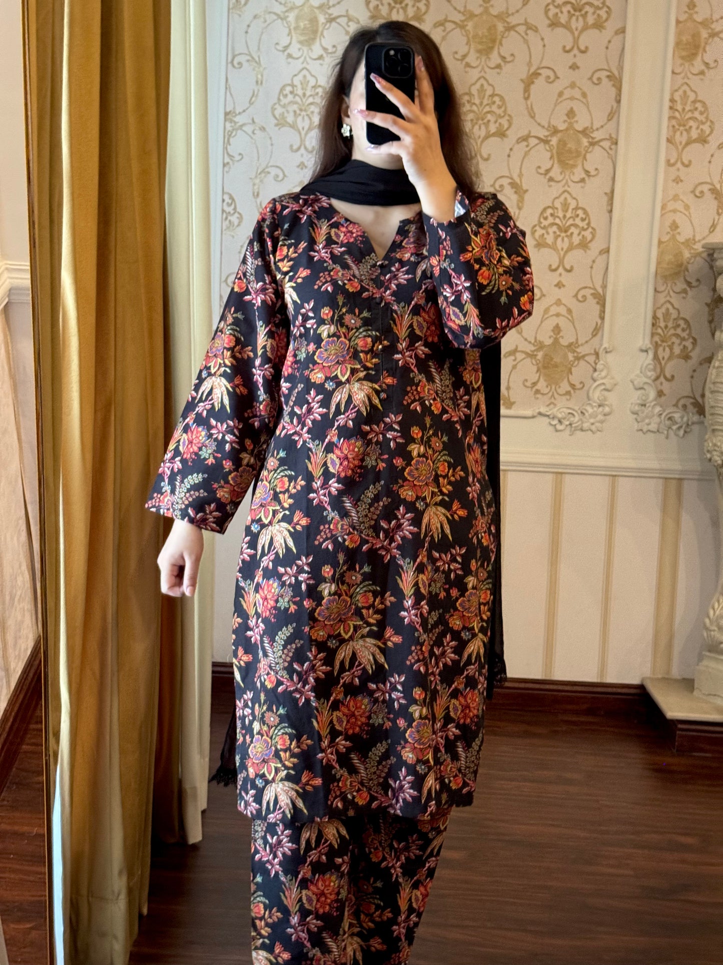 2 Piece Light Khaddar Suit-Printed (Pret)