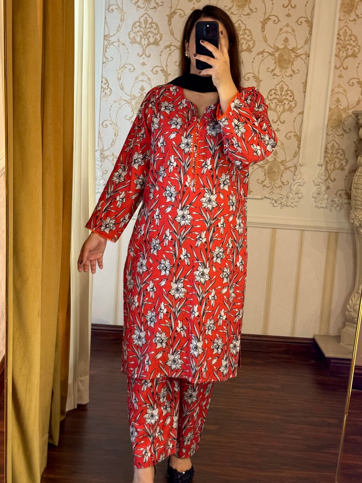 2 Piece Light Khaddar Suit-Printed (Pret)