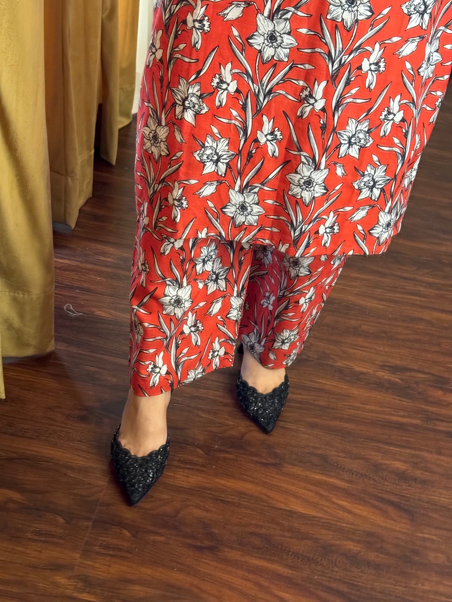 2 Piece Light Khaddar Suit-Printed (Pret)